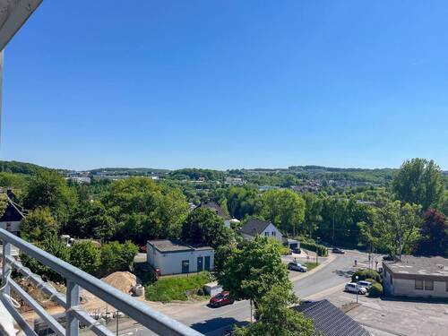sonnige Aussicht von der Loggia - Etagenwohnung mit 61,20 m² in Ennepetal zum Kaufen
