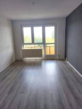 Wohnzimmer - 2 Zimmer Etagenwohnung in Dessau-Roßlau