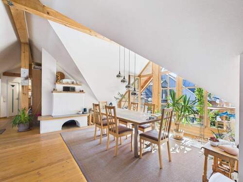 Wohn -und Essbereich - 1 Zimmer Mehrfamilienhaus, Wohnhaus in Miesbach