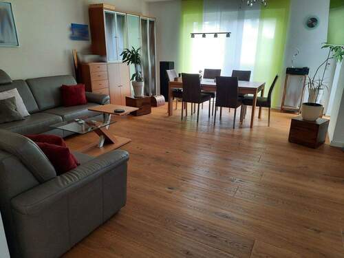 Wohn-/Esszimmer - 