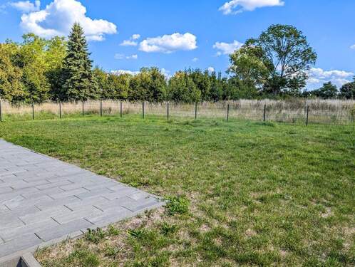 Idyllischer Garten - Mehrfamilienhaus, Wohnhaus mit 300,00 m&sup2; in Schönwölkau zur Miete