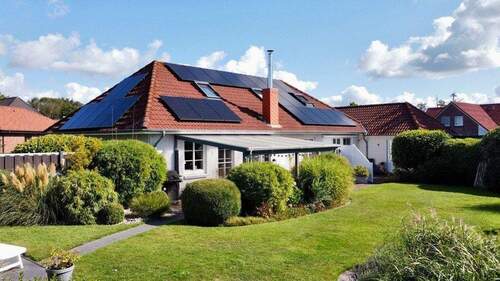 Luftbildaufnahme - 5 Zimmer Einfamilienhaus zum Kaufen in Bredstedt