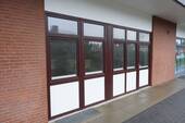 Hinterer Ausgang und große Fensterfront - Helle Laden-Ausstellungsfläche in Top-Lage - Ihr neuer Standort für Erfolg!