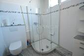 ...mit Eckdusche - 