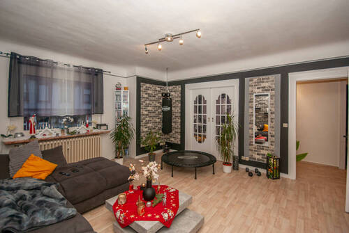 1.OG Wohnzimmer - 7 Zimmer Mehrfamilienhaus, Wohnhaus zum Kaufen in Goslar