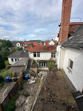 Hinterhof, Blick auf Lager - 