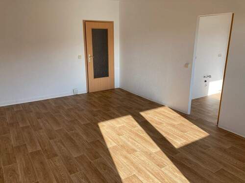 Wohnzimmer (2) - 2 Zimmer Etagenwohnung in Gera