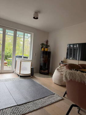 Wohnzimmer - Charmantes Reihenmittelhaus fußläufig Angerlohe mit 5 Zimmern in München-Untermenzing