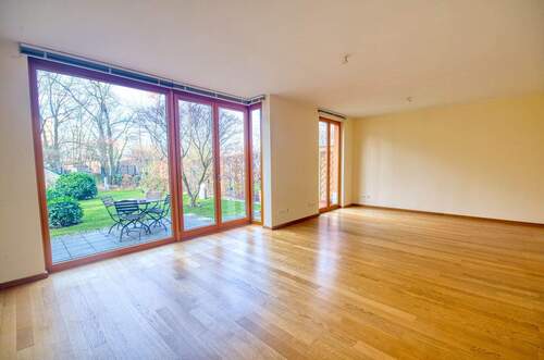 Wohnzimmer - 4 Zimmer Etagenwohnung in Berlin