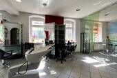Großer Gewerberaum mit Glastrenntür - 