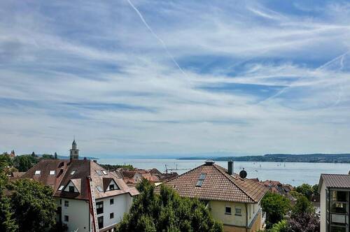 Seesicht von der Empore - Sonnige Aussichten - Schöne Dachgeschosswohnung mit Seeblick & Gartenglück