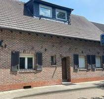 Großzügiges Zweifamilienhaus mit Potenzial - inklusive Extragrundstück! - Düsseldorf Garath