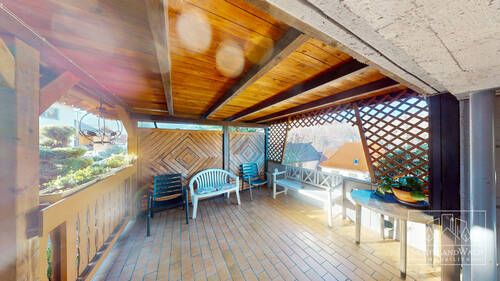 großer überdachter Freisitz - 