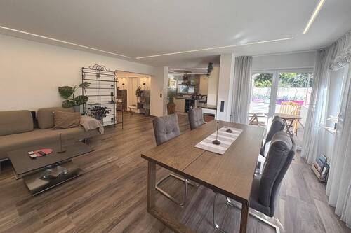 Wohnzimmer - 3 Zimmer Etagenwohnung in Stuttgart