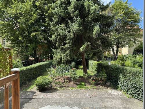 Blick auf die Terrasse - Reihenmittelhaus mit 185,00 m² in Leipzig zum Kaufen