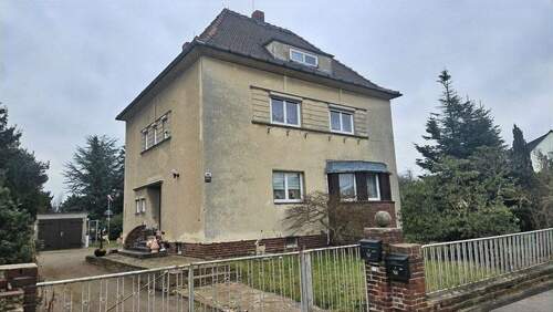 Straßenansicht - 6 Zimmer Mehrfamilienhaus, Wohnhaus zum Kaufen in Dahlen