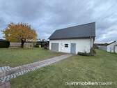 Nebengebäude mit Garage - 