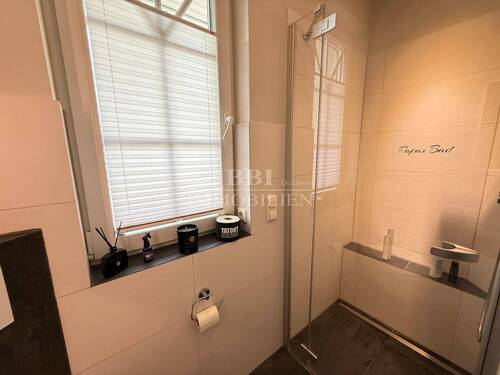 Modernes Gäste-Duschbad - 