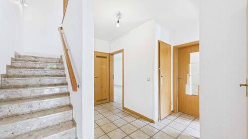 Großer Flur - 4 Zimmer Doppelhaushälfte in Süderbrarup