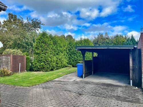 Carport - 3 Zimmer Doppelhaushälfte in Heide