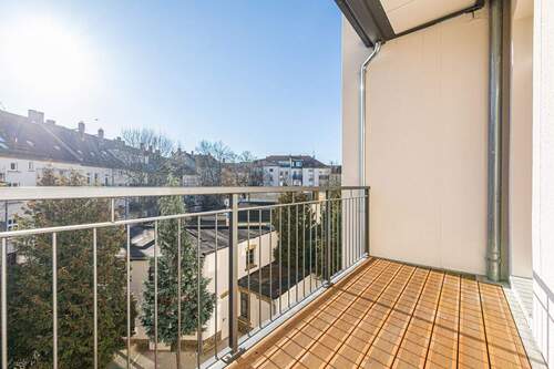 Balkon - 3 Zimmer Etagenwohnung zum Kaufen in Leipzig