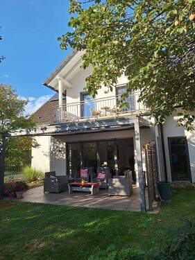 k-01 Terrasse.jpeg - Exklusive Familienoase in Toplage von Drensteinfurt – freistehendes Wohnhaus mit Garten, Sauna und PV