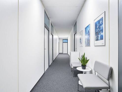 Flur - Büro mit 22,70 m&sup2; in Dreieich zur Miete