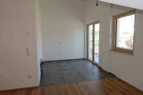WE 7 Wohnküche, Balkon - 2 Zimmer Etagenwohnung zur Miete in Kraiburg