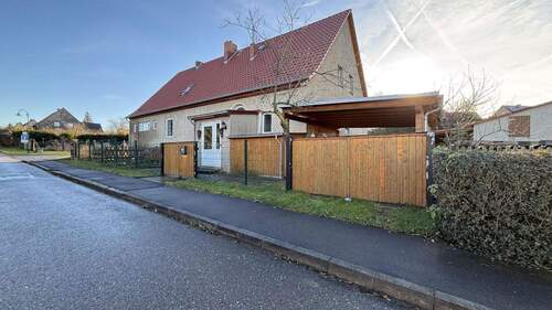 Straßenansicht - 8 Zimmer Einfamilienhaus zum Kaufen in Kaiserpfalz