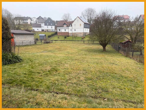 Blick in den Garten - 7 Zimmer Mehrfamilienhaus, Wohnhaus in Neustadt (Hessen) / Mengsberg