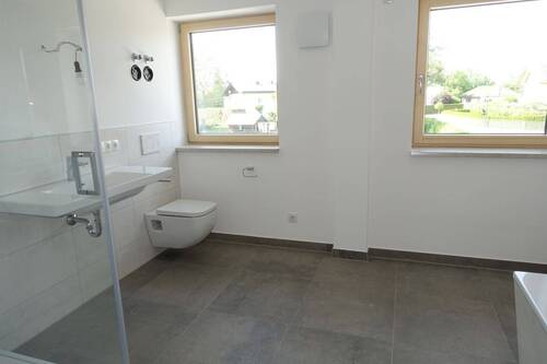 WE 4 Bad BW Dusche - 