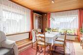 Lichtdurchflutetes Esszimmer - 