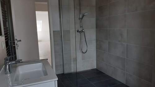Bad mit Dusche.jpg - 