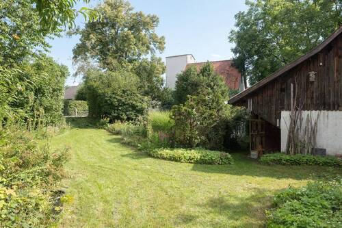 Blick Richtung Straße - Einfamilienhaus mit 295,00 m&sup2; in Wildenberg zum Kaufen