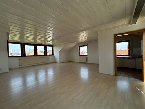 Wohn- und Essbereich - 3 Zimmer Etagenwohnung zum Kaufen in Heßdorf