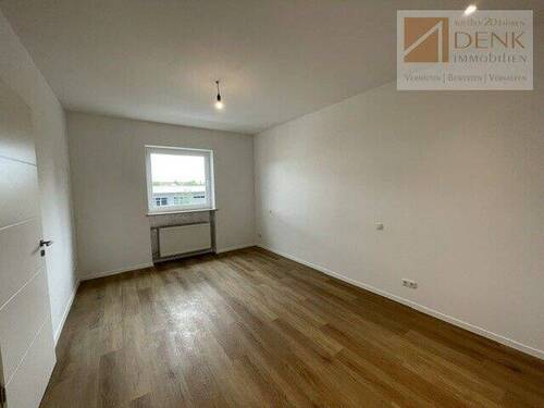 Schlafen, Bild 2 - 2 Zimmer Etagenwohnung in Kitzingen
