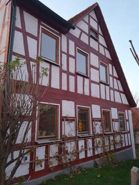 Vorderansicht - Mehrfamilienhaus, Wohnhaus in Diebach