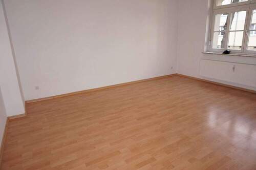 Wohnzimmer - 1 Zimmer Etagenwohnung in Chemnitz