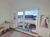 Helles Zimmer mit Balkon - 