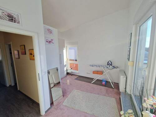 Helles Zimmer mit Balkon - 