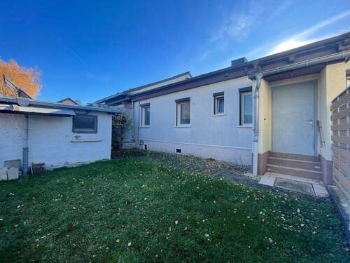 Rückfront, Nebengebäude - 3 Zimmer Reihenmittelhaus in Elsteraue