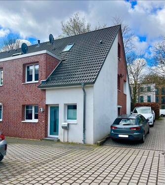 Ansicht - Helles Reihenendhaus mit 5 Zimmern & ausgebautem Spitzboden