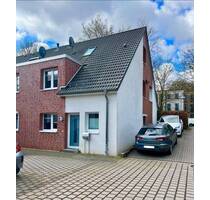 Helles Reihenendhaus mit 5 Zimmern & ausgebautem Spitzboden - Hamburg Hummelsbüttel