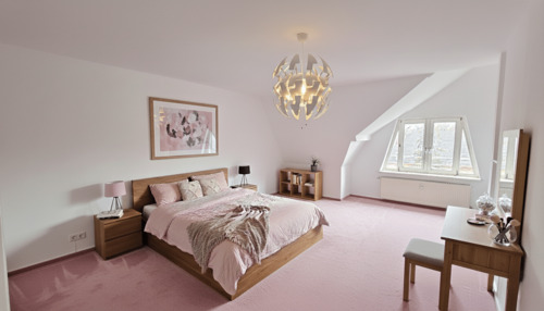 Sonniges Schlafzimmer - Helle 2-Zimmer Wohnung mit Weitblick