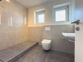 Badezimmer - Kernsaniert 2-Zimmer-Wohnung Erstbezug