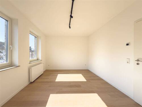 Wohnzimmer - 2 Zimmer Etagenwohnung zur Miete in Neuss
