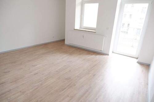 Wohnzimmer - 2 Zimmer Etagenwohnung in Chemnitz