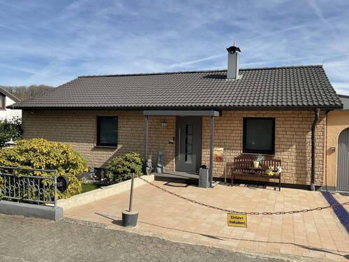 Frontansicht - Gepflegtes Einfamilienhaus Stadtrand