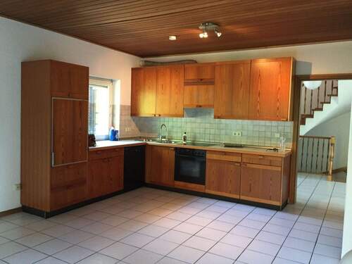 Küche mit Einbauküche - 