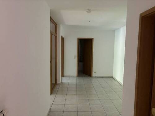 Flur - Etagenwohnung mit 85,00 m&sup2; in Bad Essen zur Miete